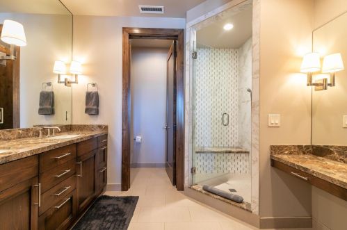 9513 Cloudcroft Ct, Truckee CA  96161-4314 exterior