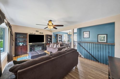 20 Lawrence Dr, Hackettstown NJ  07840-2510 exterior