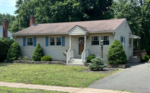 51 Grande Rd, Hartford, CT 06118-2043