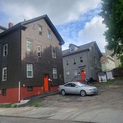 41 Calais St, Providence, RI 02908-4941