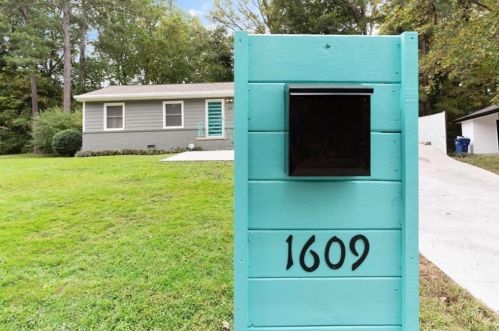 1609 Bridgeport Dr, Atlanta GA  30318-3331 exterior