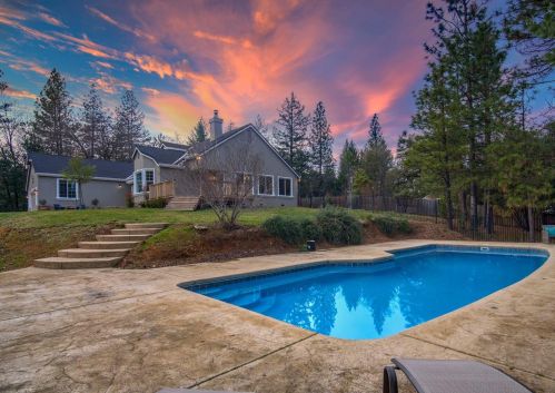 20641 Sunny Hills Dr, Cape Horn, CA 95713-9648