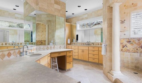 8300 Chalk Knl Dr, Austin TX  78735-1703 exterior