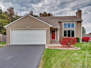 2745 Zurich Ln, Downers Grove, IL 60517-4589