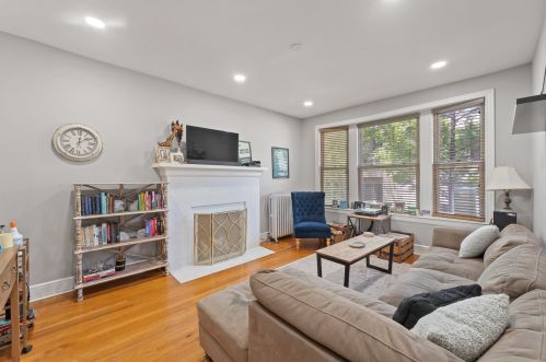 5257 Winthrop Ave, Chicago, IL 60640-2305