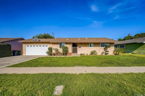 11300 Pine Tree Ln, Stanton, CA 90680-3316
