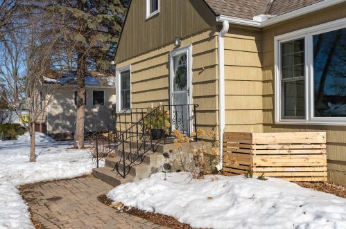 2174 Desoto St, Saint Paul MN  55117-1830 exterior
