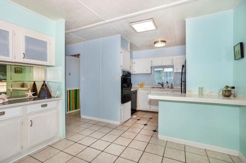 132 Beechwood Ln, Oceanside, CA 92054-5453