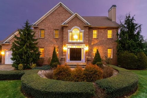 18 Red Brook Xing, Lincoln, RI 02865-4559