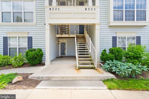 8203 Crossbrook Ct, Lorton, VA 22079-4617