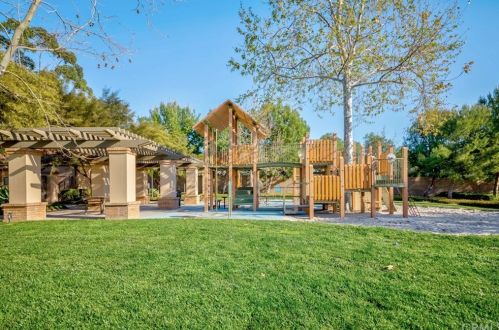 37 Deergrass, Irvine CA  92618-2246 exterior