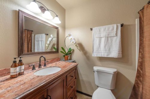 10132 Jeffery Pine Rd, Truckee CA  96161-8104 exterior