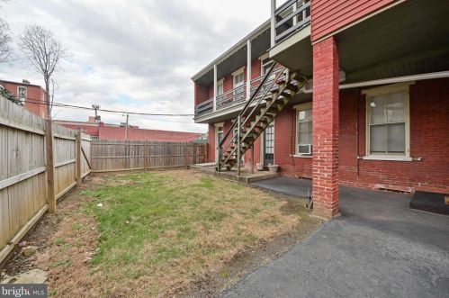 113 Walnut St, Lancaster PA  17602-2451 exterior