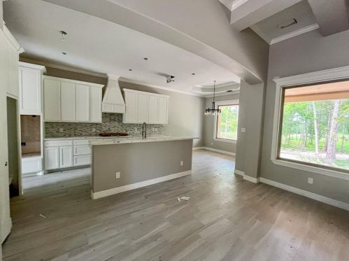 337 Dahlia Rd, Huntsville, TX 77320-0747