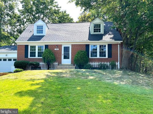 709 Campbell Way, Herndon, VA 20170-5443