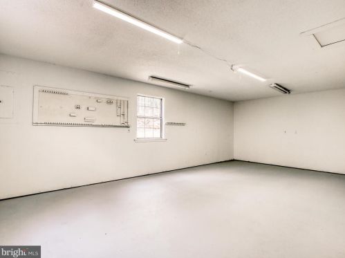 2324 Chestnut Hill Rd, Harpers Ferry WV  25425-5140 exterior