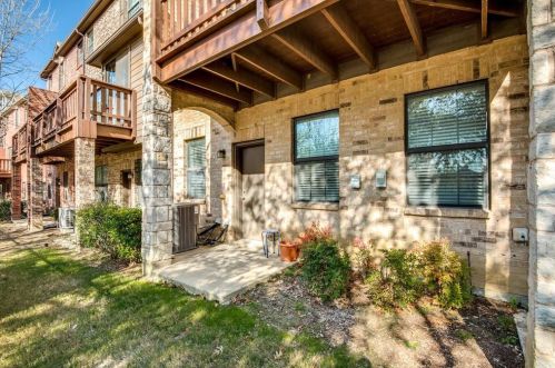 1558 Biltmore Ln, Irving TX  75063-3503 exterior