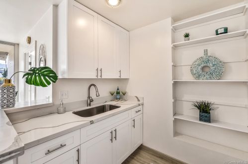 754 Ekela Ave, Honolulu, HI 96816-1129