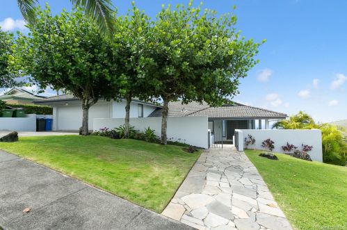 825 Puuikena Dr, Honolulu HI  96821-2564 exterior
