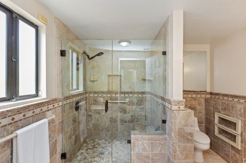 2662 Sovereign Way, Riverside CA  92506-5120 exterior