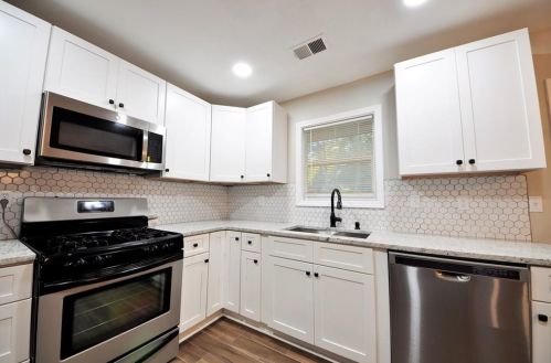 3572 Kennesaw Station Dr, Kennesaw GA  30144-1983 exterior