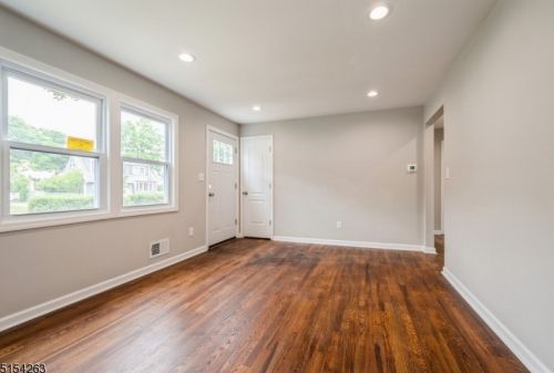 16 Kyle Dr, Dover NJ  07801-4736 exterior