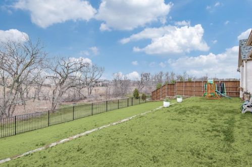 5132 Steinbeck St, Carrollton TX 75010 exterior