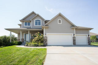 8109 Reed Cir, Omaha, NE 68046-4807