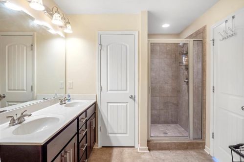 1186 Laurel Valley Ct, Buford GA  30519-8133 exterior