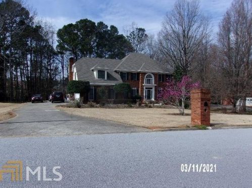 4451 Gin Plantation Dr, Lithonia, GA 30039-6779