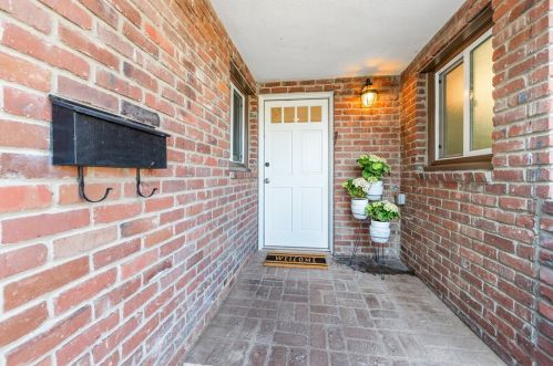 8251 Munster Dr, Huntington Beach, CA 92646-5041