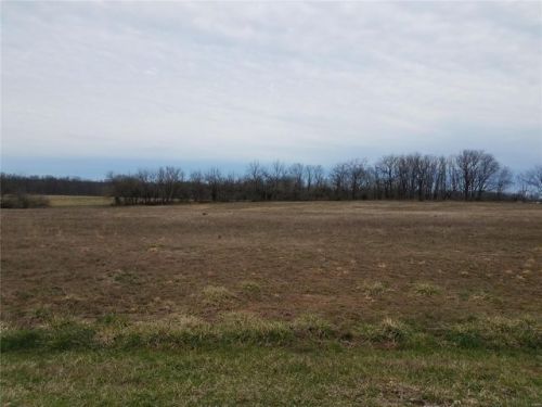201 Falcon Pointe Dr, Corso, MO 63377-2479