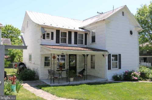 3227 Householder Rd, Hedgesville, WV 25427-3218