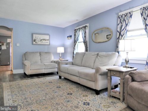 132 Overlook Ave, Trenton, NJ 08610-6052
