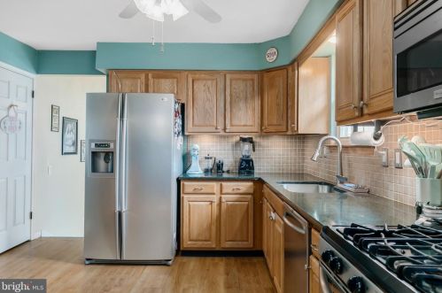 56 Sturbridge Dr, Erial, NJ 08081-9652