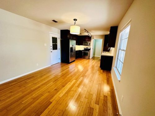 4308 Airport Blvd, Austin TX  78722-1006 exterior