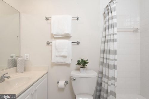 8527 2 Ave, Silver Spring MD 20910-2151 exterior