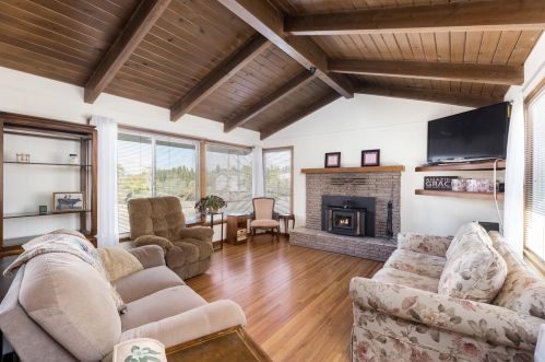 946 Donald Ave, Grass Valley, CA 95945-5048