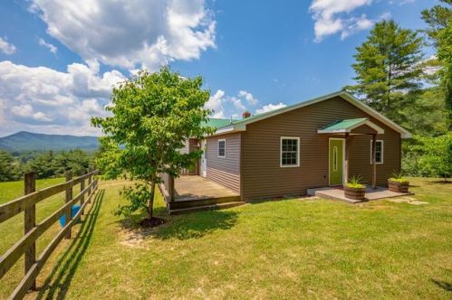 302 Wright Mountain Dr, Bland, VA 24315-5011