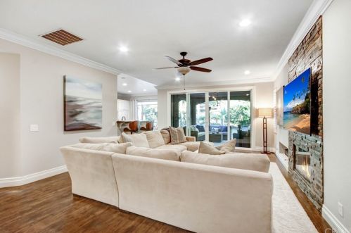 8730 Foxhollow Dr, Anaheim CA  92808-1674 exterior