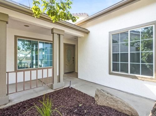 4375 Carnegie Ave, Fresno, CA 93722-3710