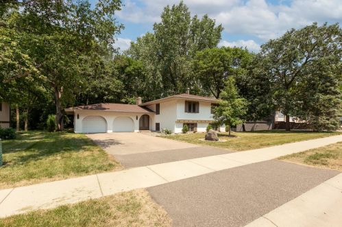 165 Chaparral Dr, Saint Paul, MN 55124-9775
