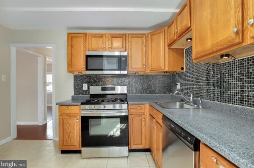 4206 Round Hl Rd, Silver Spring MD 20906-4869 exterior