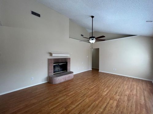 2213 Rolling Creek Run, Fort Worth TX  76108-4939 exterior