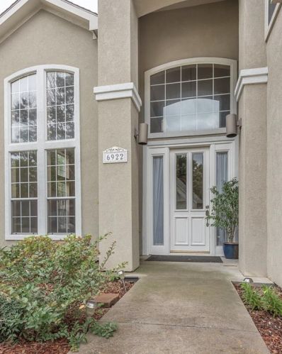 6922 Clear Springs Cir, Garland TX  75044-2828 exterior