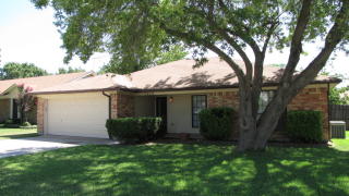7532 Clover Ln, Fort Worth TX  76148-1705 exterior
