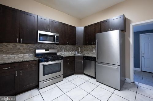 779 44 St, Philadelphia PA 19104-2939 exterior