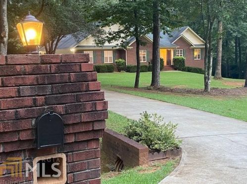 165 Tiffany Ct, Locust Grove, GA 30248-2118