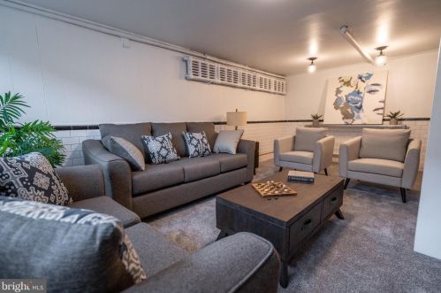 131 Ross St, Lancaster PA  17602-1926 exterior