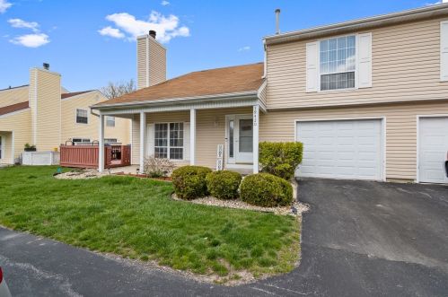 19420 Elm Dr, Country Club Hills, IL 60478-5856
